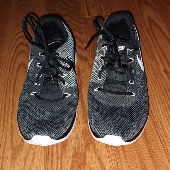 Nike Tanjun Racer 921669-002 Black White running sneakers Sz 8.5 - Picture 2 of 8